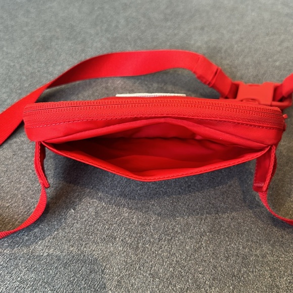 LULULEMON Team Canada Future Legacy Mini Belt Bag (True Red / Light Ivory) - Picture 8 of 9